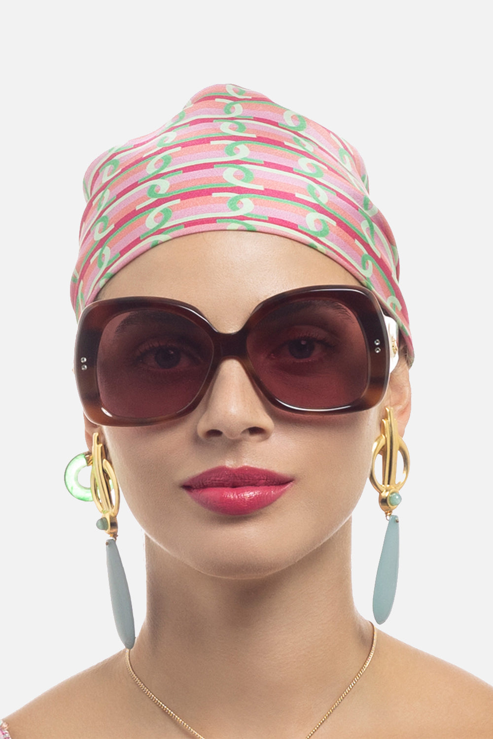 The CAMILLA LATE CHECKOUT SUNGLASSES TORT / IVORY in our  print.