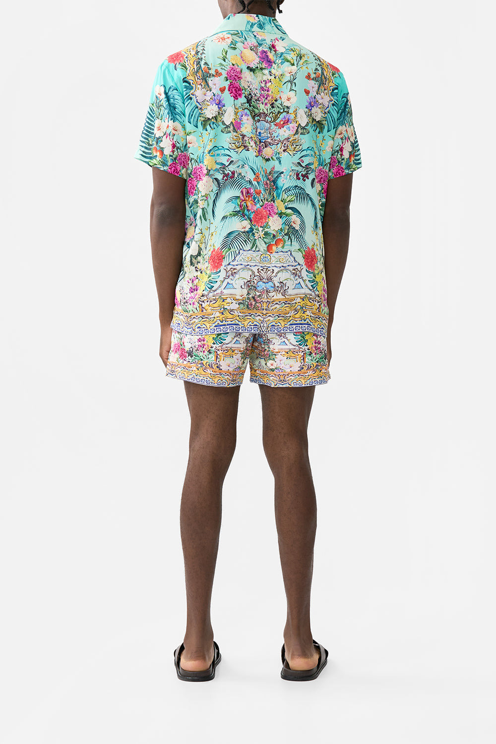 The CAMILLA SHORT SLEEVE CAMP COLLARED SHIRT GARDENS OF QUELUZ in our  print.