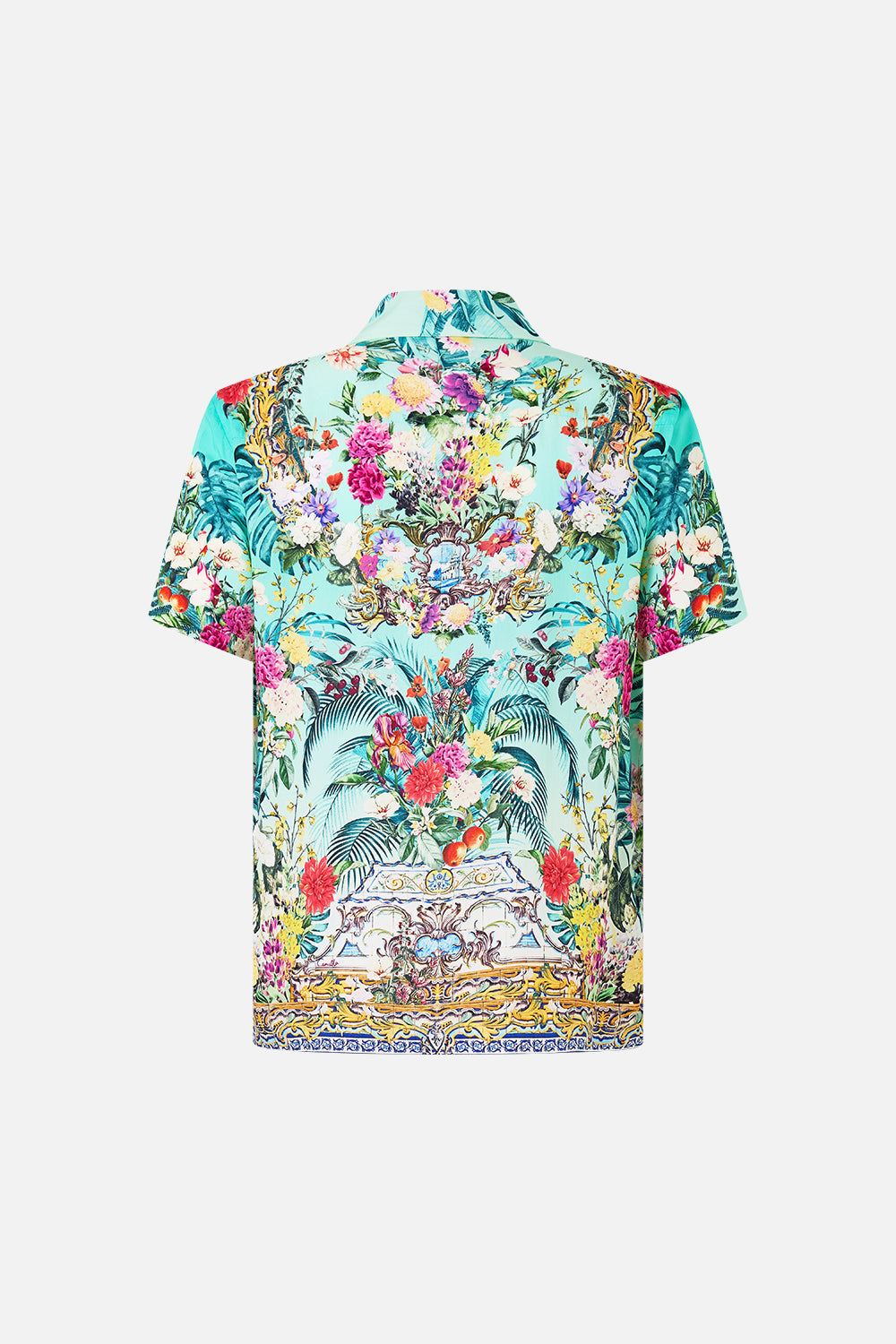 The CAMILLA SHORT SLEEVE CAMP COLLARED SHIRT GARDENS OF QUELUZ in our  print.