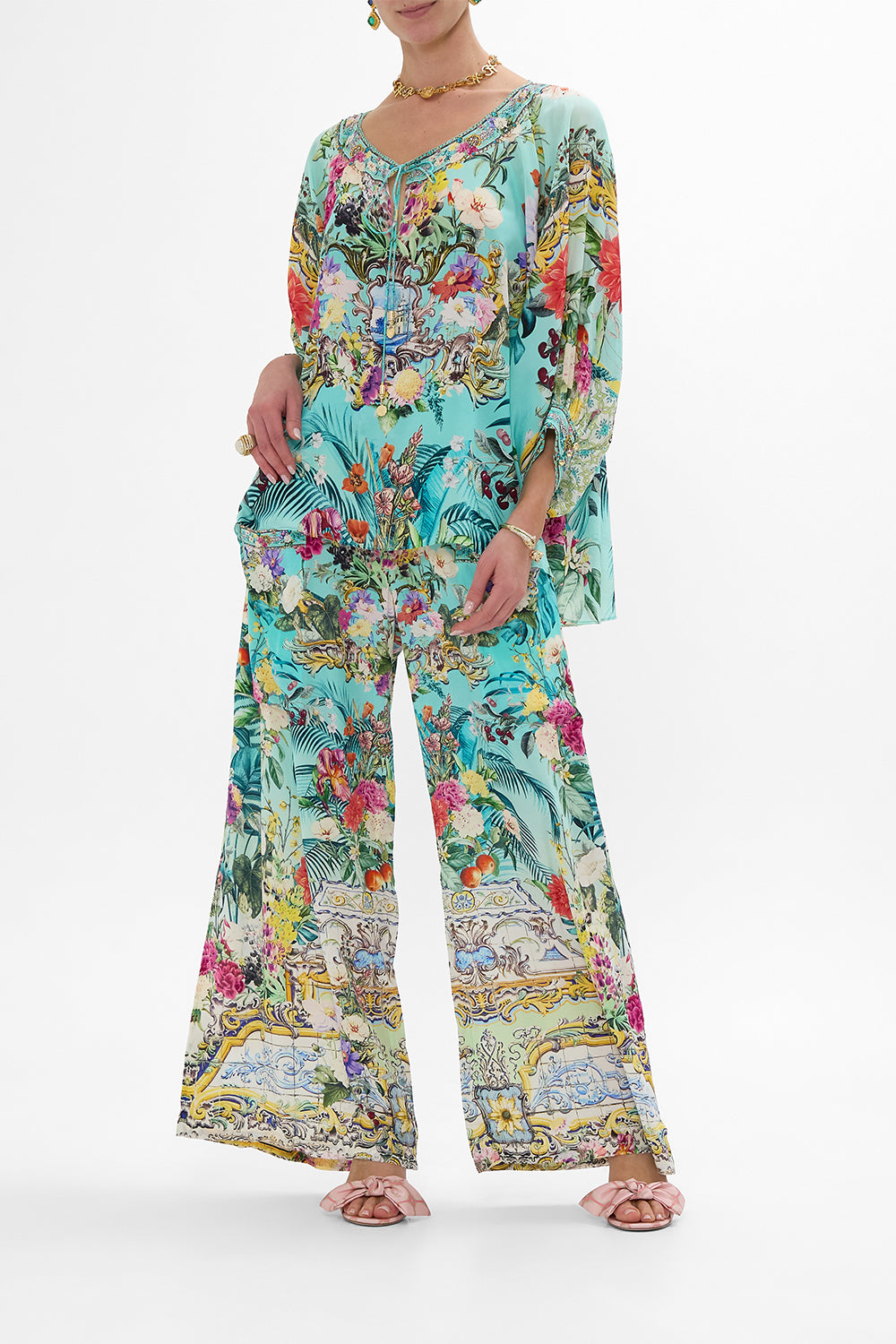 The CAMILLA WIDE LEG TROUSER WITH FRONT POCKETS GARDENS OF QUELUZ in our  print.