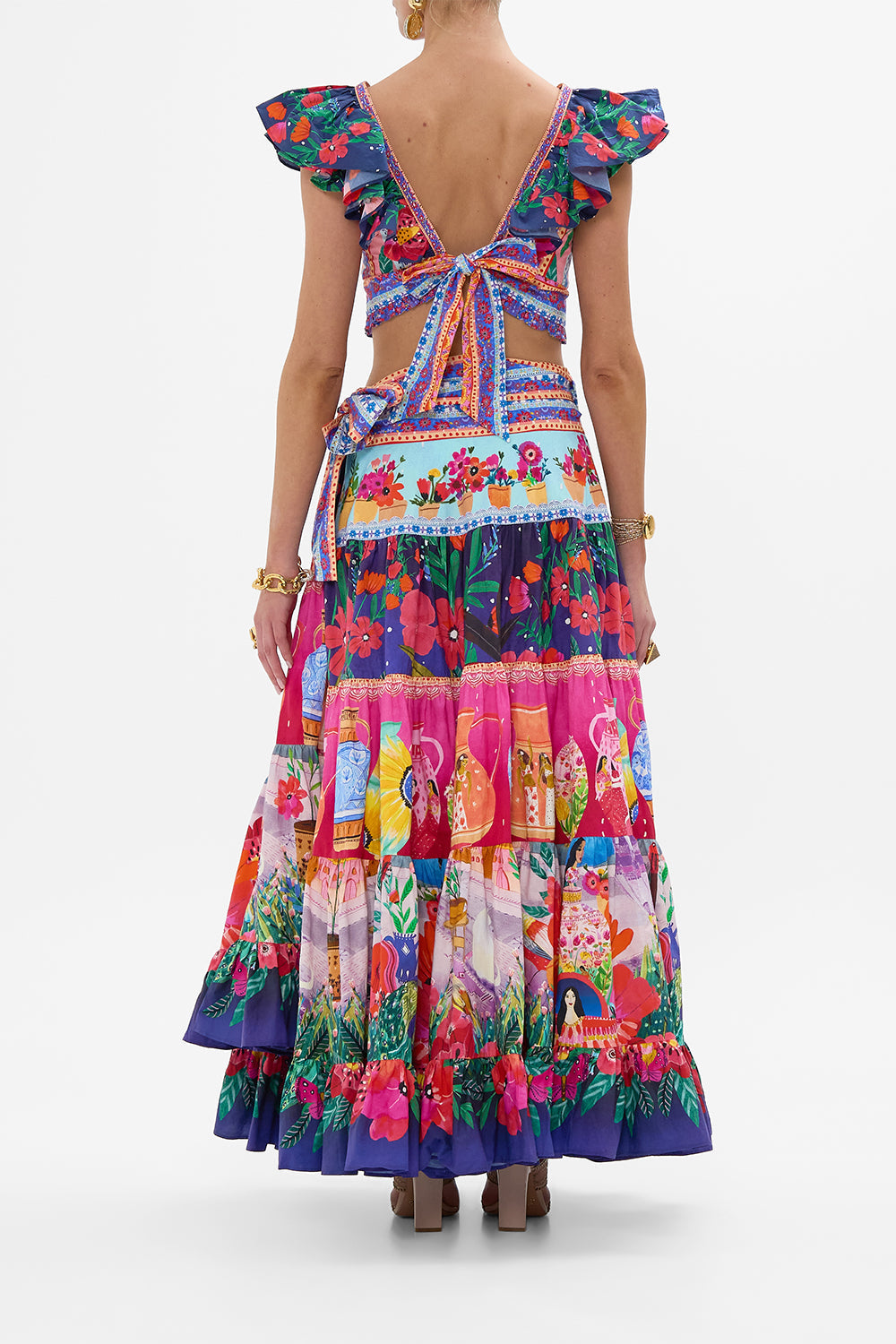 The CAMILLA DEEP V FRILL SHORT SLEEVE TOP ROEQIYAS REALM in our  print.