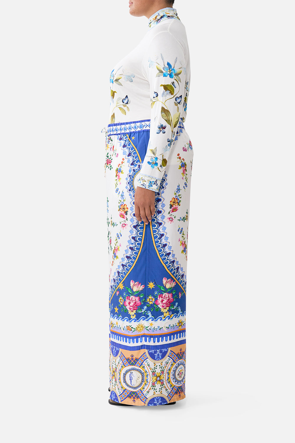 The CAMILLA STRAIGHT LEG PANT TILES DARLS in our  print.