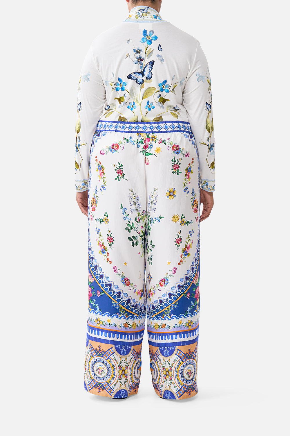 The CAMILLA STRAIGHT LEG PANT TILES DARLS in our  print.