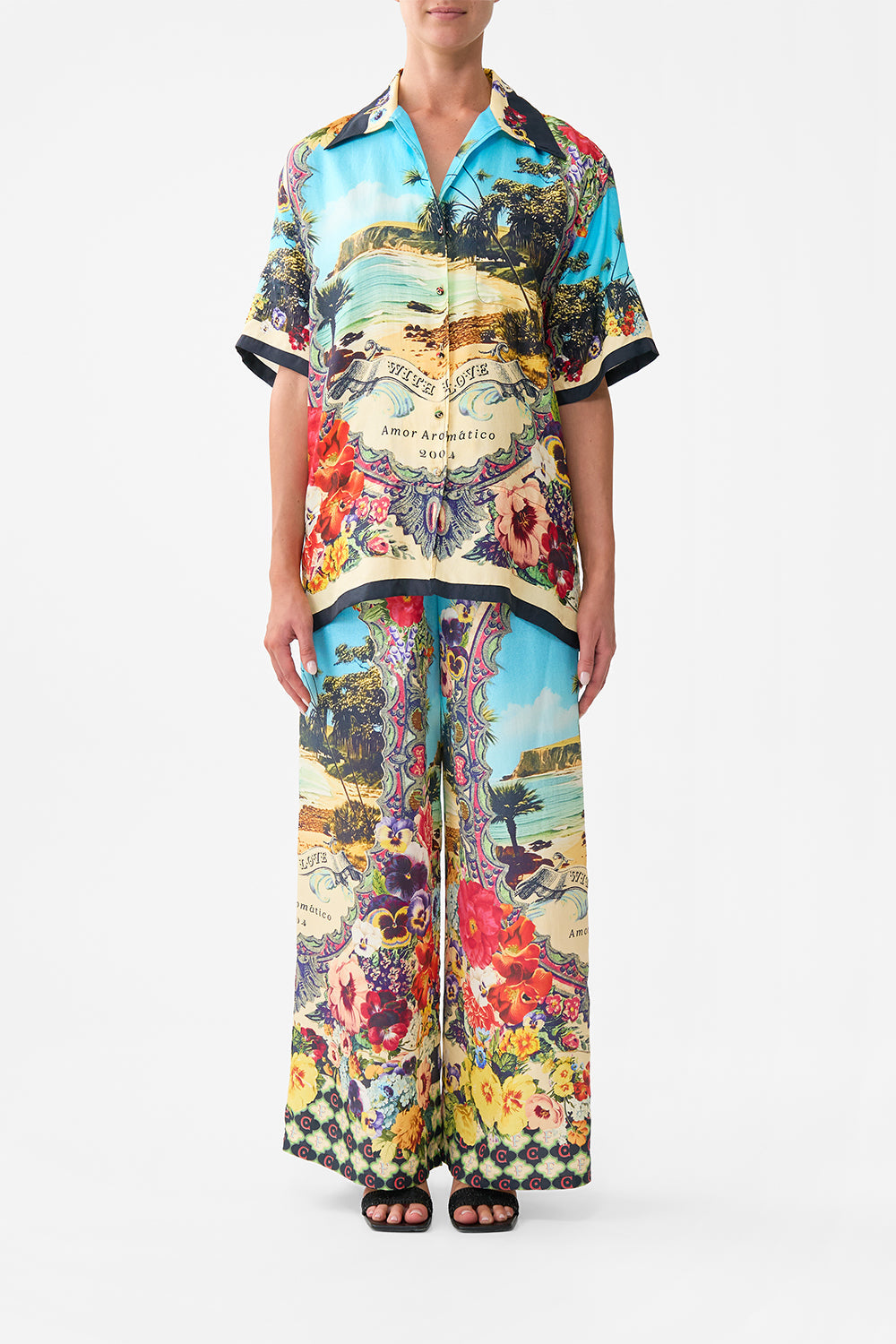 The CAMILLA OVERSIZED SHIRT WITH POCKET BATHING BOMBSHELL in our BATHING BOMBSHELL print.