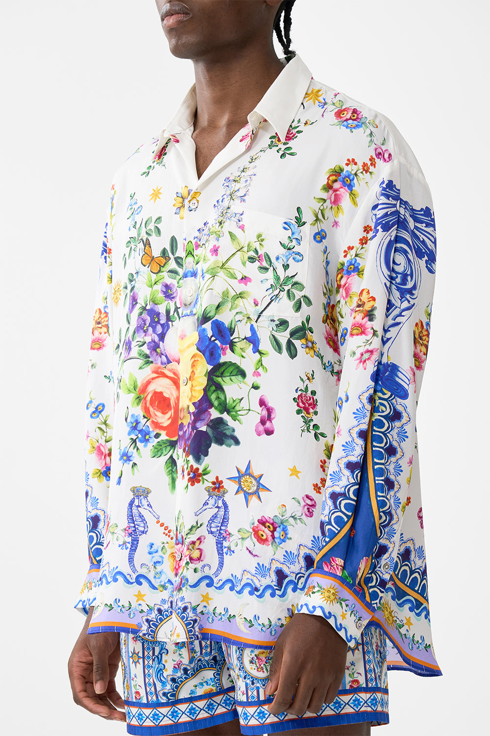 The CAMILLA LONG SLEEVE OVERSIZED SHIRT TILES DARLS in our  print.
