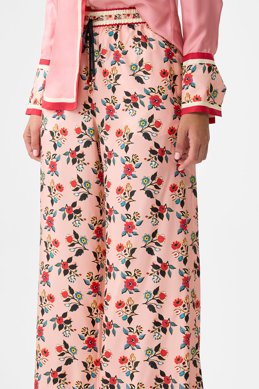 The CAMILLA LOUNGE PANT PINK PORTO in our  print.