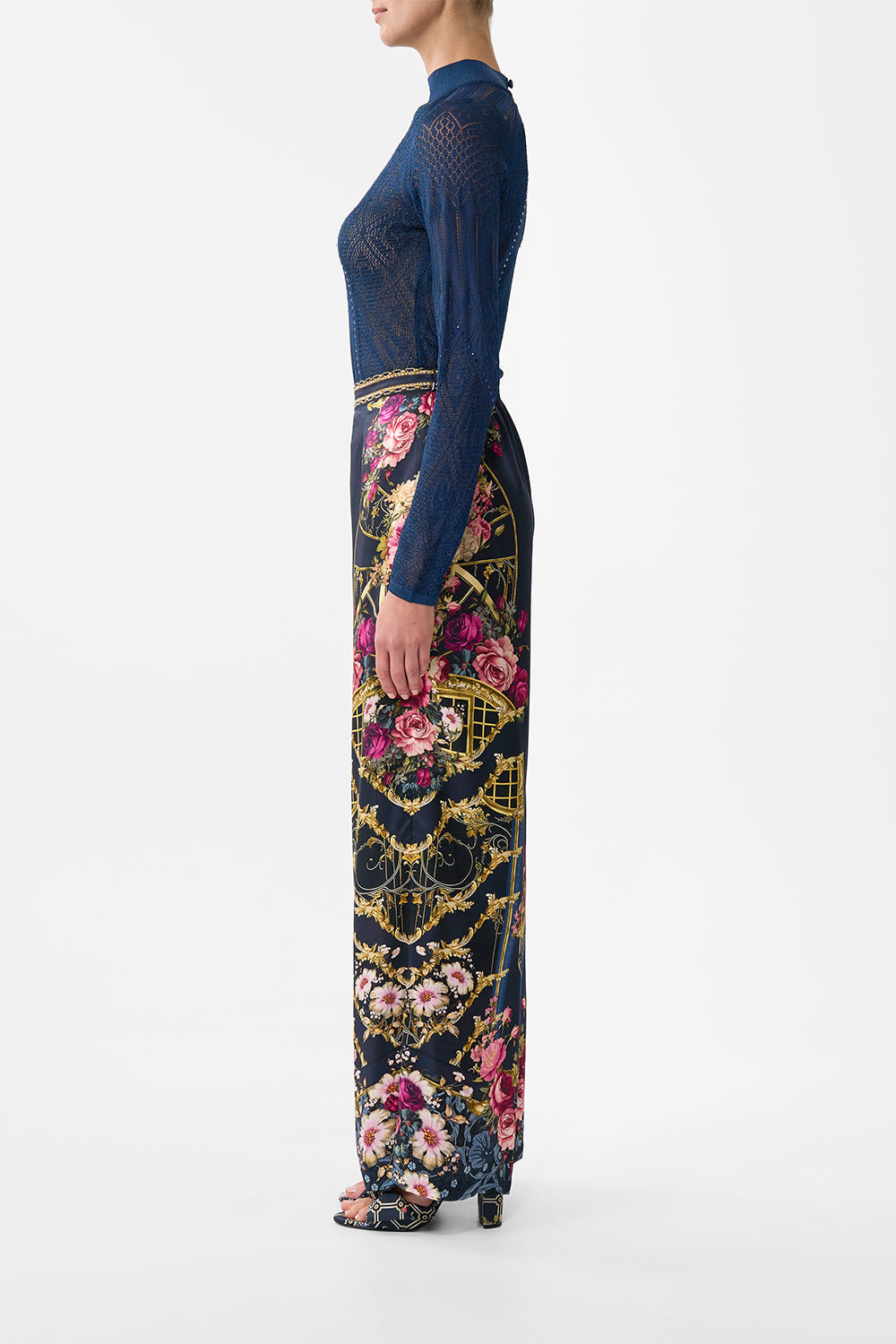 The CAMILLA PANELLED POINTELLE KNIT TOP ORNATE ON A PLATE in our  print.