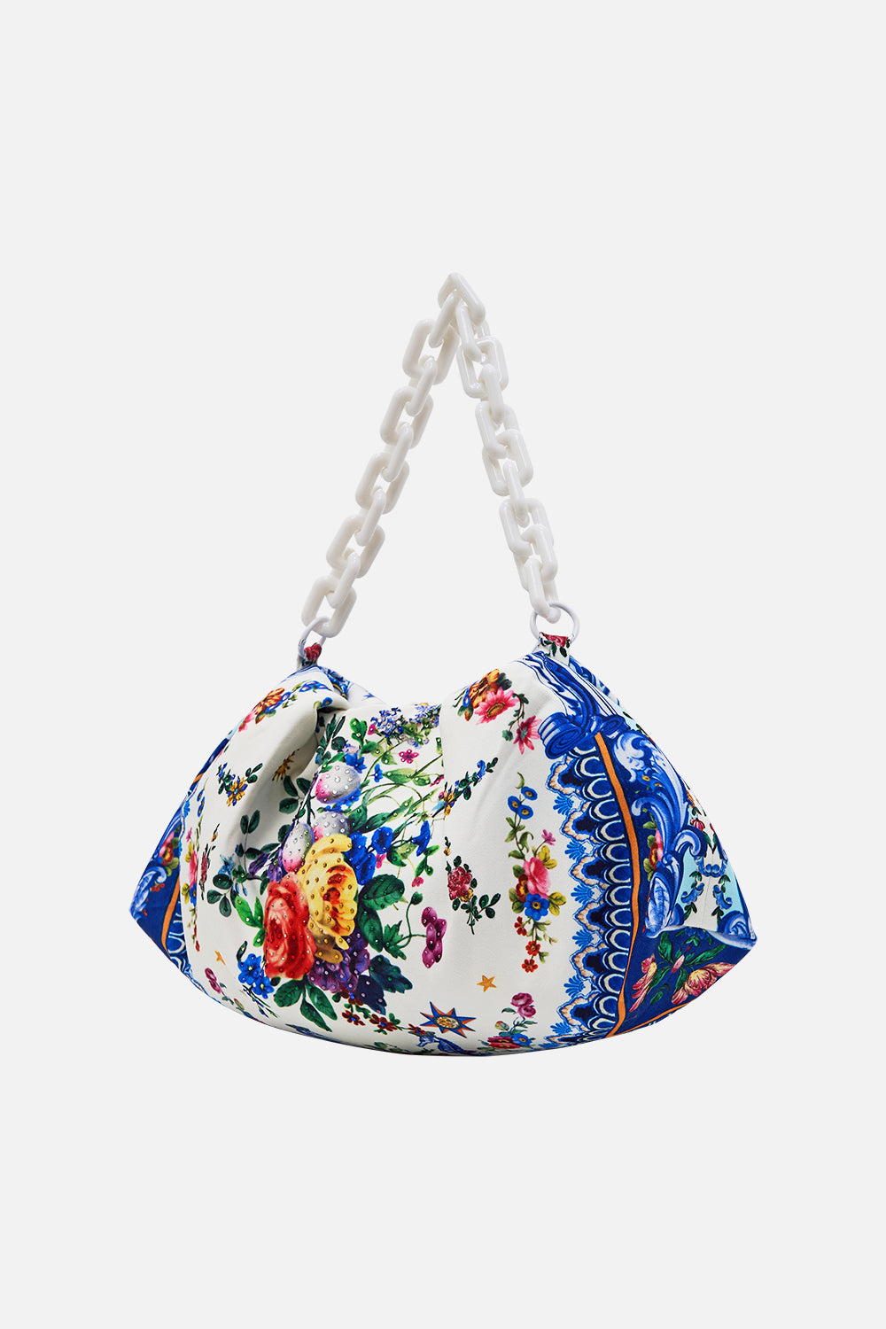 The CAMILLA OVERSIZED CLUTCH WITH CHAIN TILES DARLS in our  print.