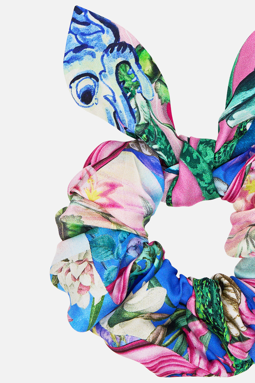 The CAMILLA SCRUNCHIE WITH TIE SPIRIT OF SANTA MARIA in our  print.
