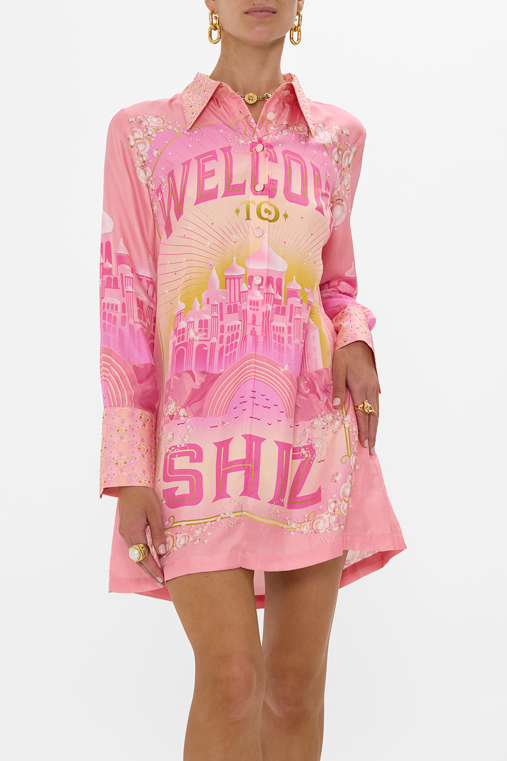 The CAMILLA MINI SHIRT DRESS TOTALLY OZMOPOLITAN in our  print.
