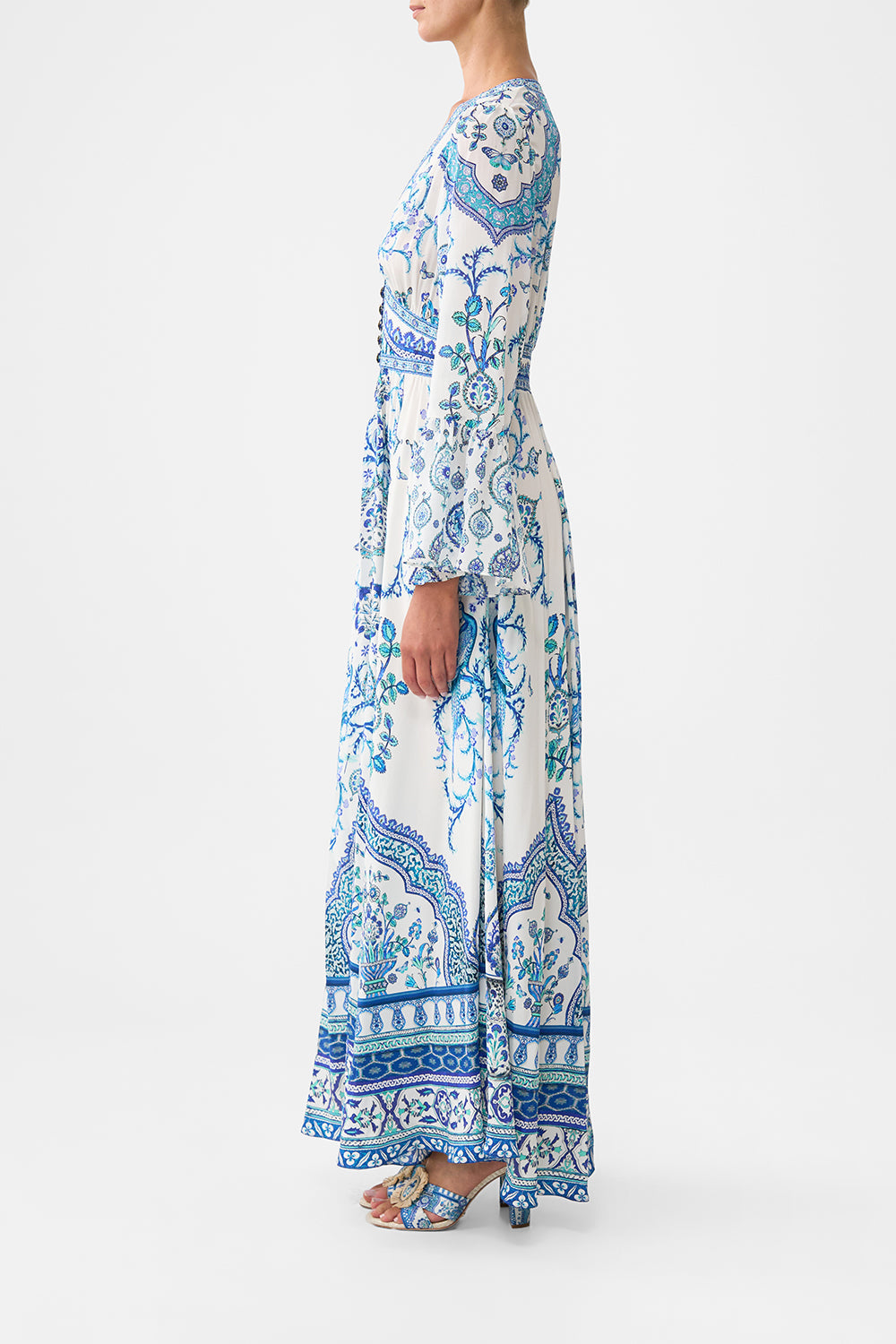 The CAMILLA shaped waistband dress with ruffle sleeve from our print Isnik lullaby