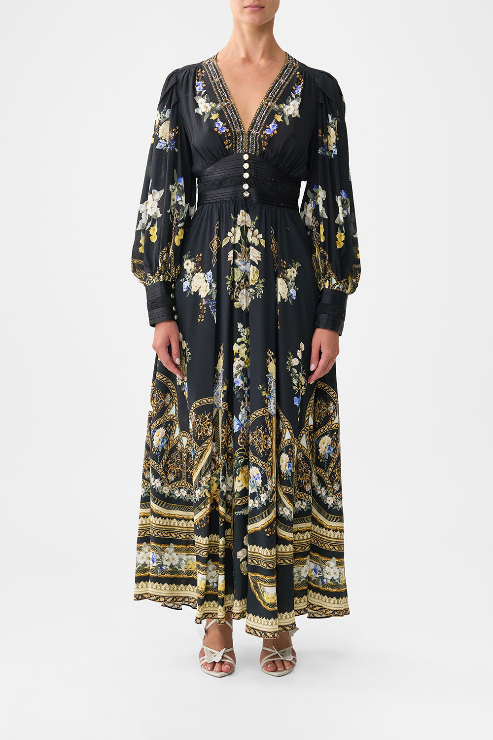 The CAMILLA shaped waistband dress with gathered sleeves from our print Ottoman elegance