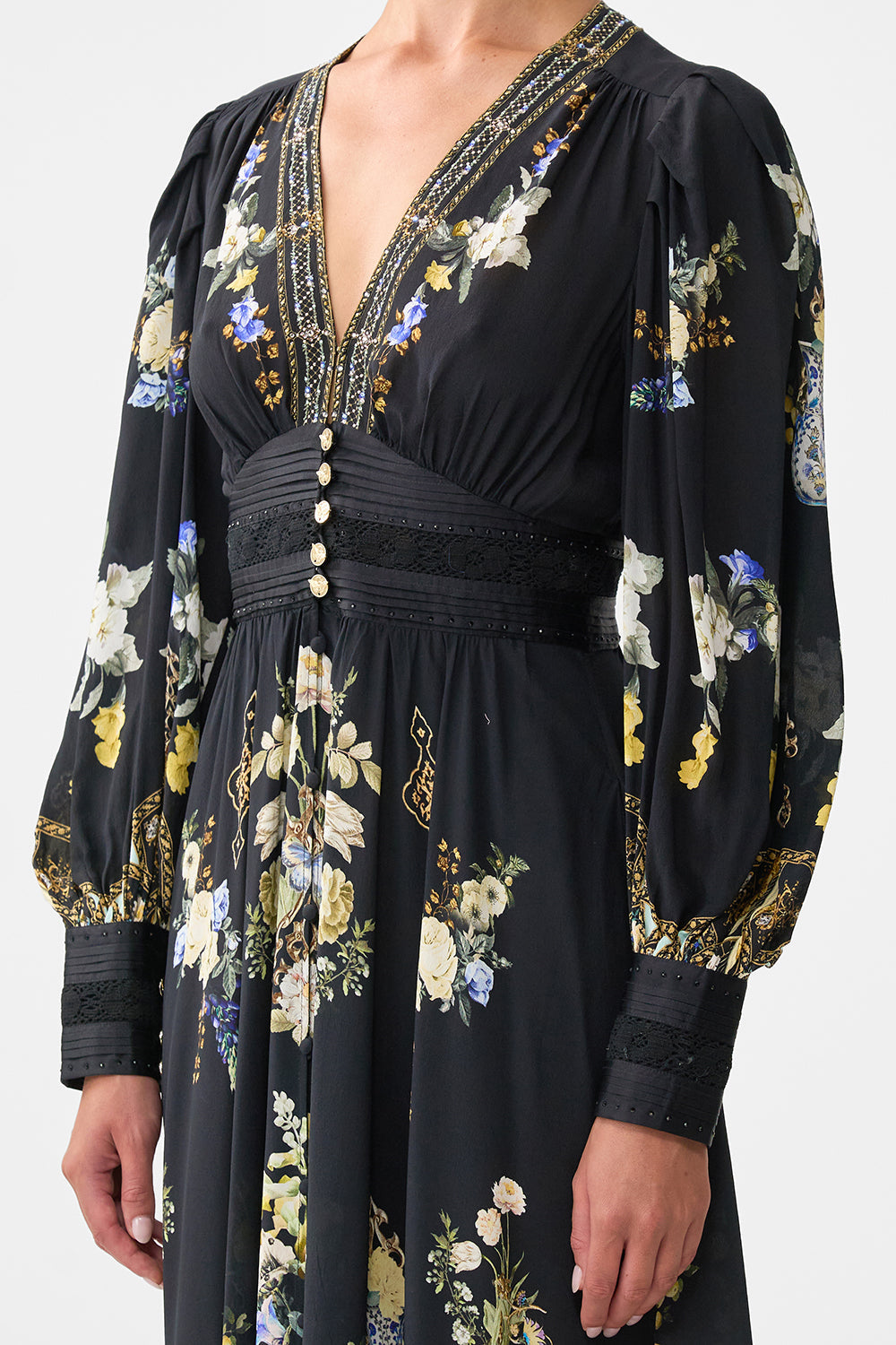 The CAMILLA shaped waistband dress with gathered sleeves from our print Ottoman elegance