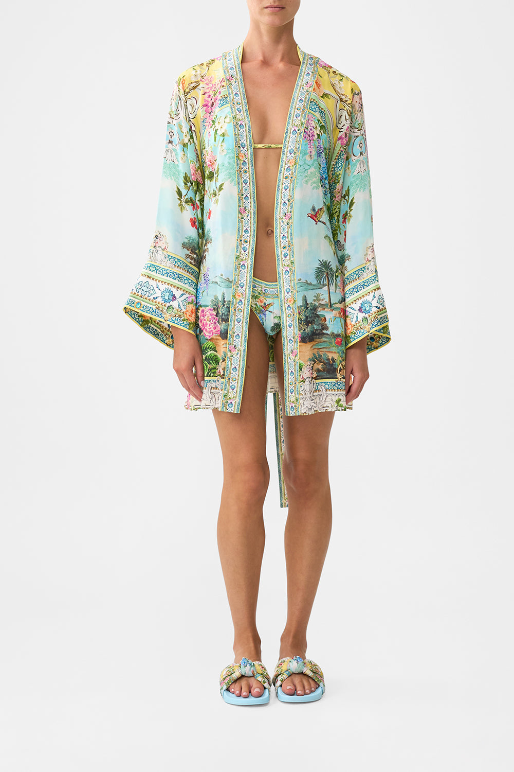 The CAMILLA SHORT KIMONO WRAP TALES OF TOPKAPI PALACE in our TALES OF TOPKAPI PALACE print.