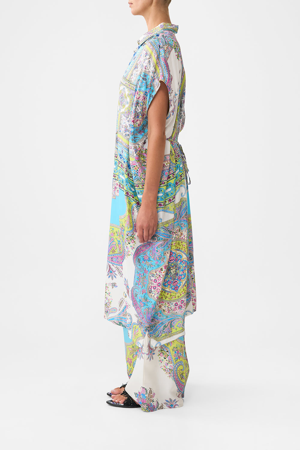The CAMILLA SLEEVELESS SHIRTDRESS MAGIC CARPET RIDE in our  print.