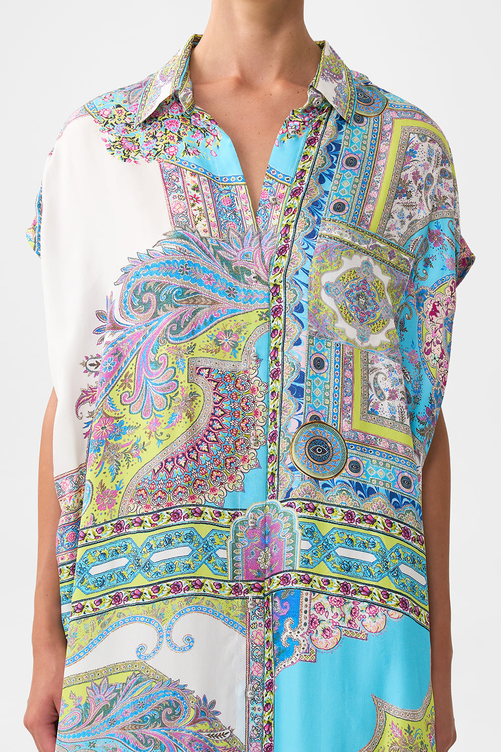 The CAMILLA SLEEVELESS SHIRTDRESS MAGIC CARPET RIDE in our  print.