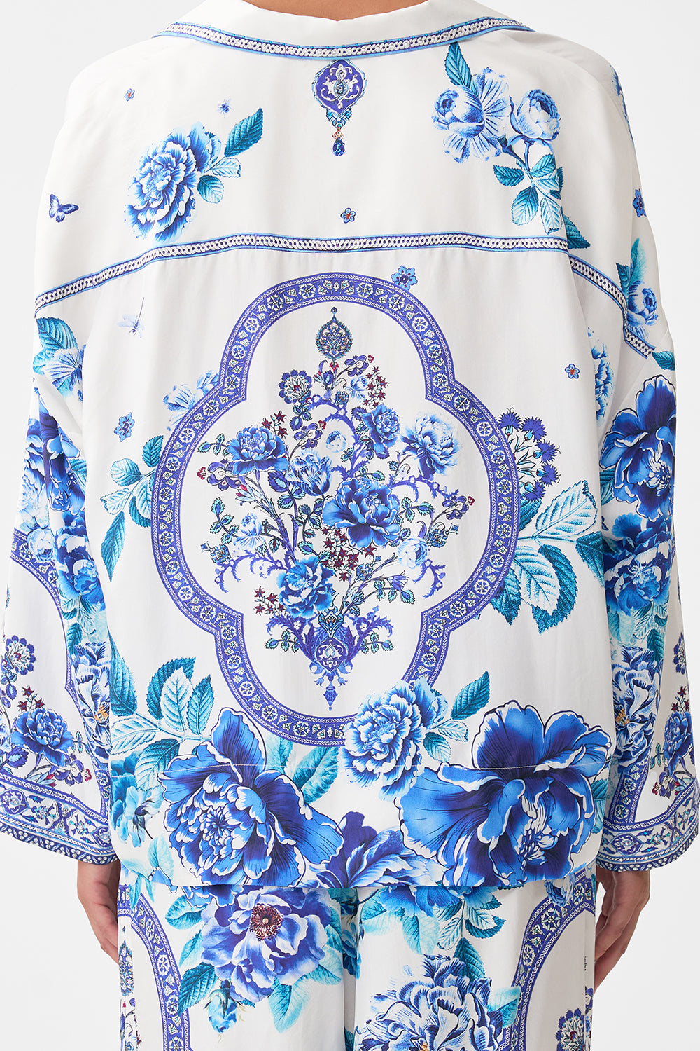 CROPPED RELAXED SHIRT A CERAMIC GARDEN