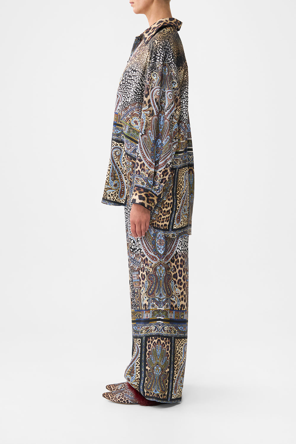 The CAMILLA OVERSIZED SHIRT ISTANBUL ANIMALIA in our  print.
