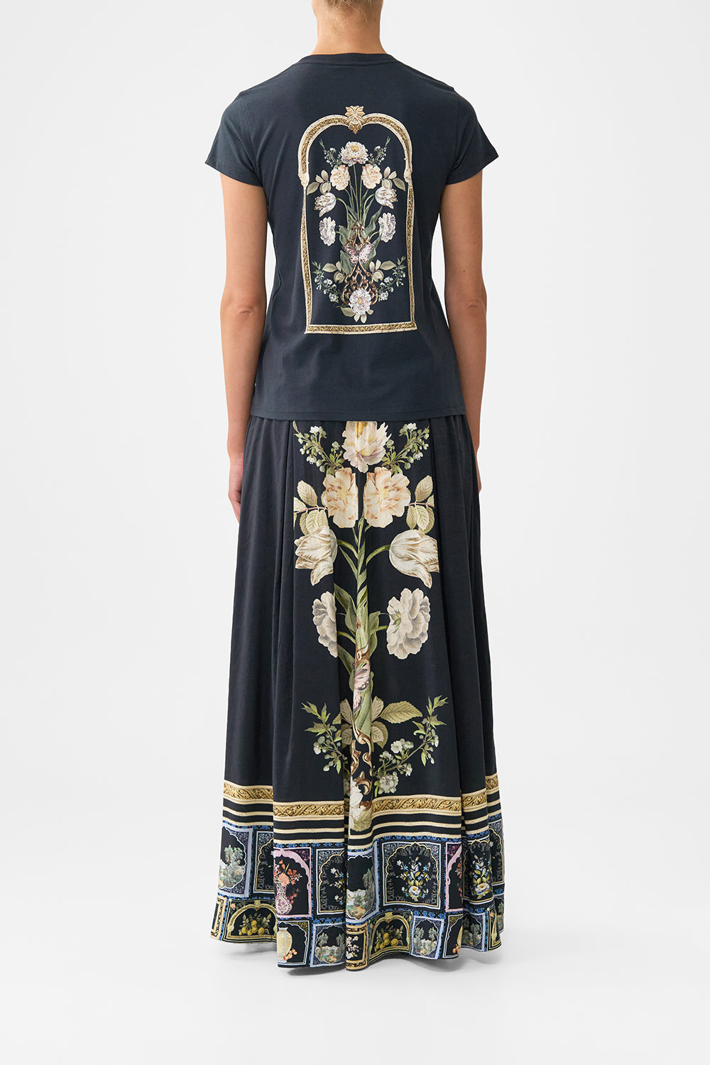 The CAMILLA slim fit round neck t-shirt from our print Ottoman elegance