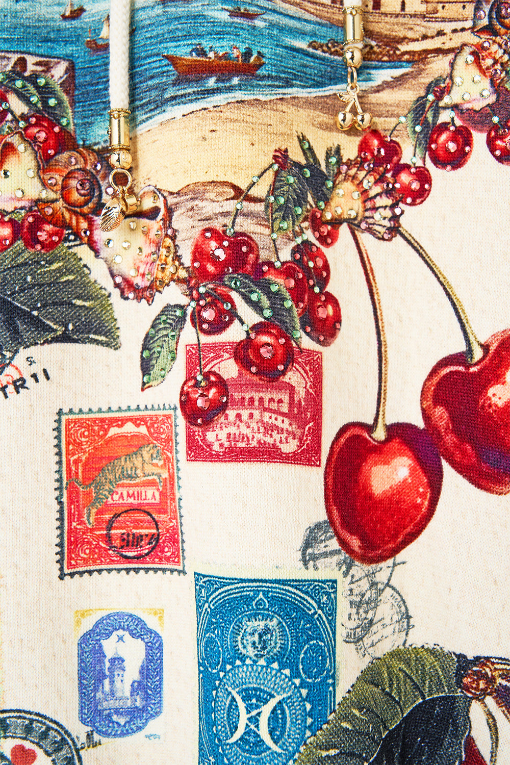 HOODIE WITH SIDE POCKETS NOTES FROM THE ROAD