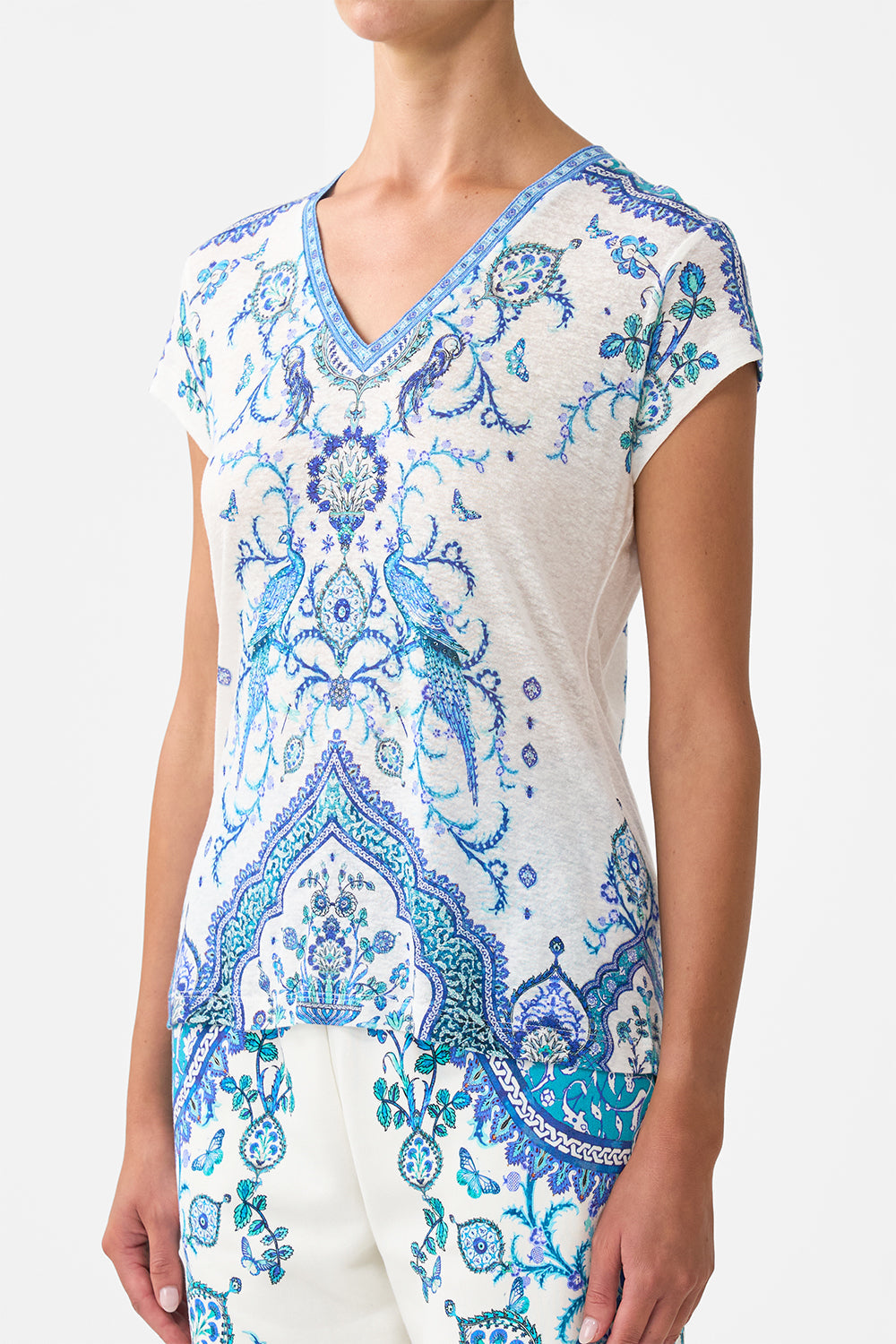 The CAMILLA v neck fitted tee from our print Isnik lullaby