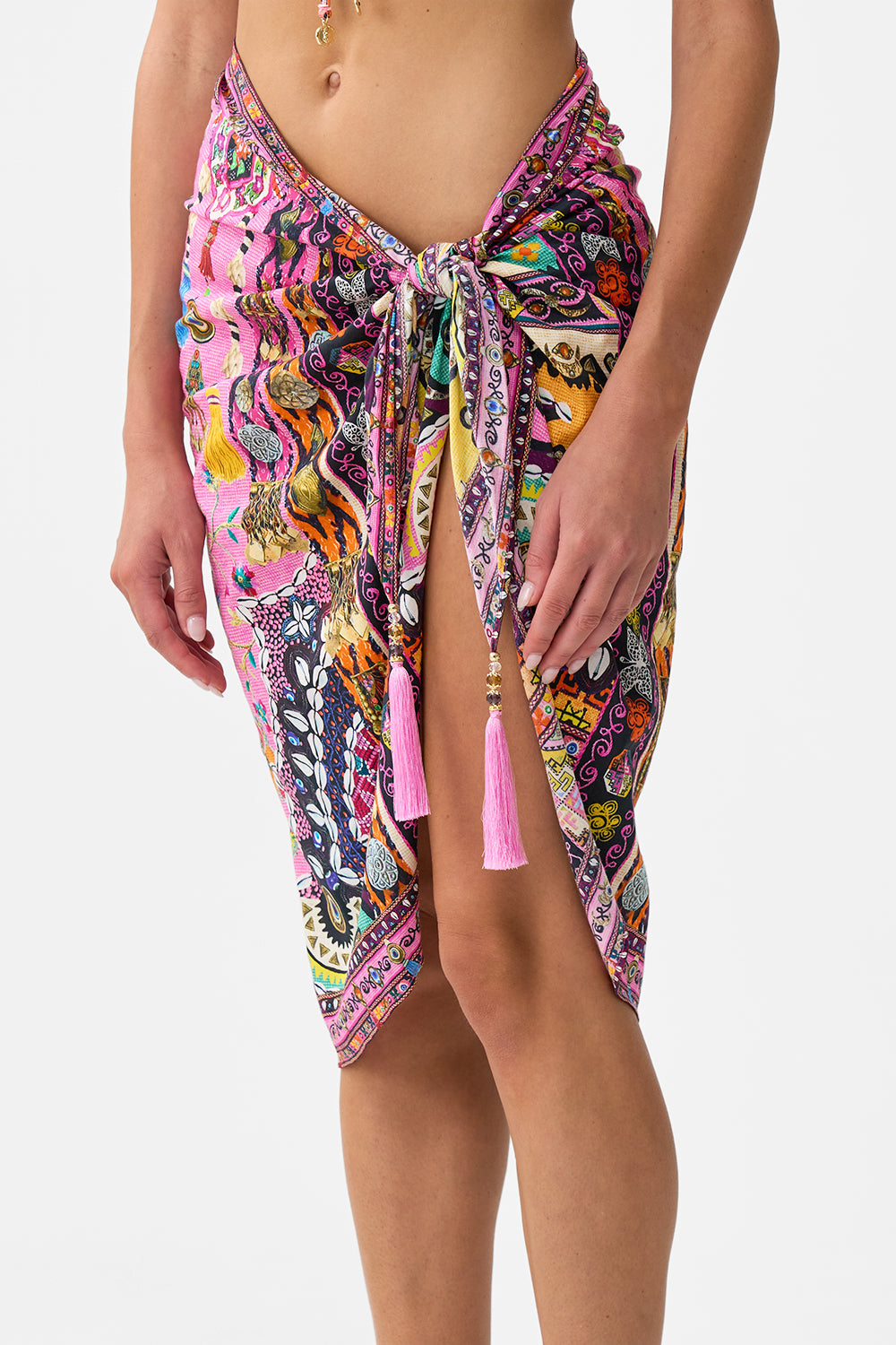 The CAMILLA WOVEN SHORT SARONG WITH TASSELS PATCHWORK PANORAMA in our  print.