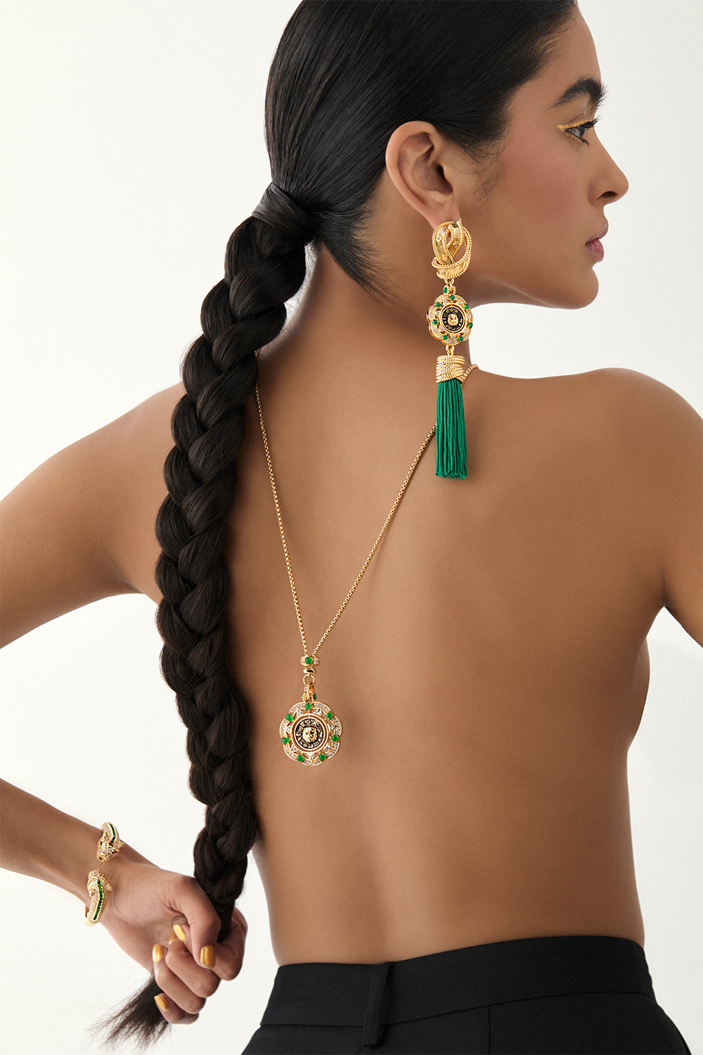 FIERCE FOLKLORE PENDANT NECKLACE GOLD