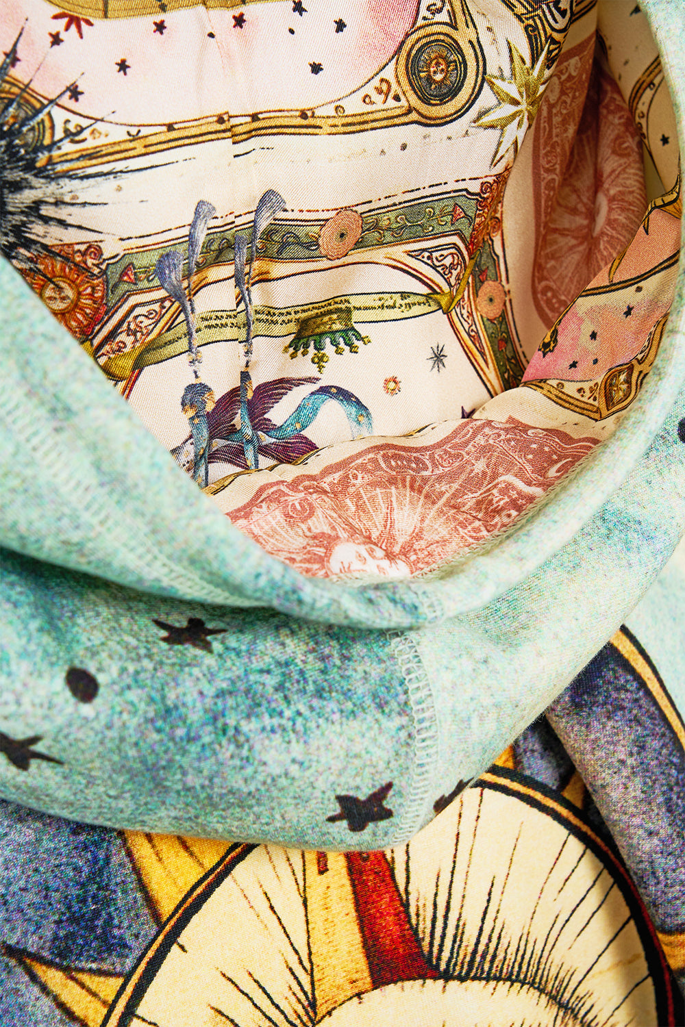 The CAMILLA relaxed fit oversized hoodie w kanga pocket from our print house of horoscopes