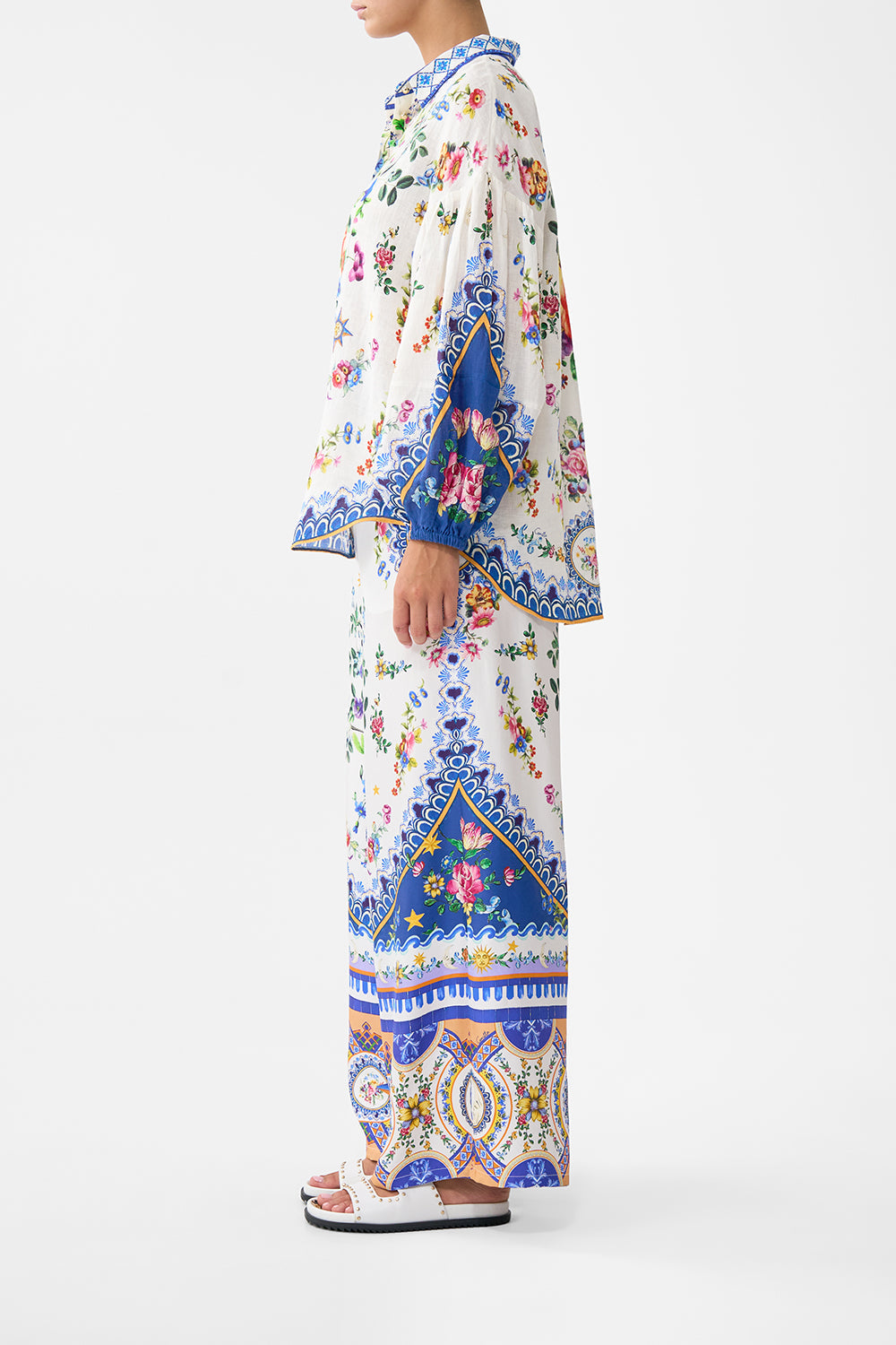 The CAMILLA BALLOON SLEEVE BLOUSE TILES DARLS in our  print.