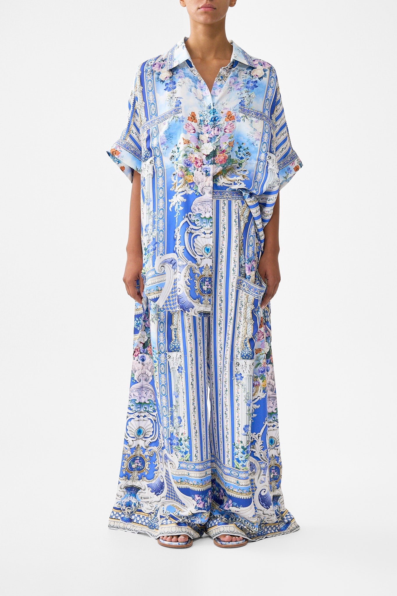 The CAMILLA OVERSIZED POCKET TUNIC OTTOMAN OPULENCE in our OTTOMAN OPULENCE print.
