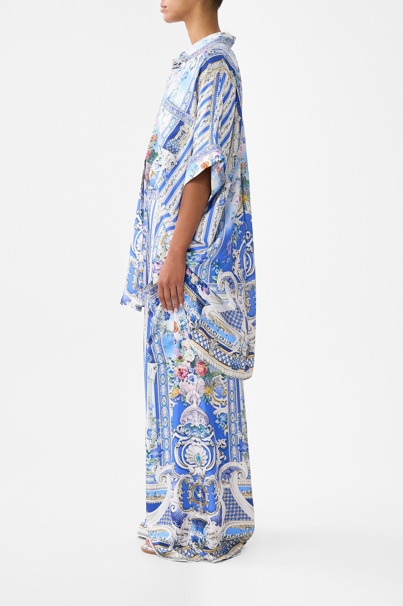 The CAMILLA OVERSIZED POCKET TUNIC OTTOMAN OPULENCE in our  print.