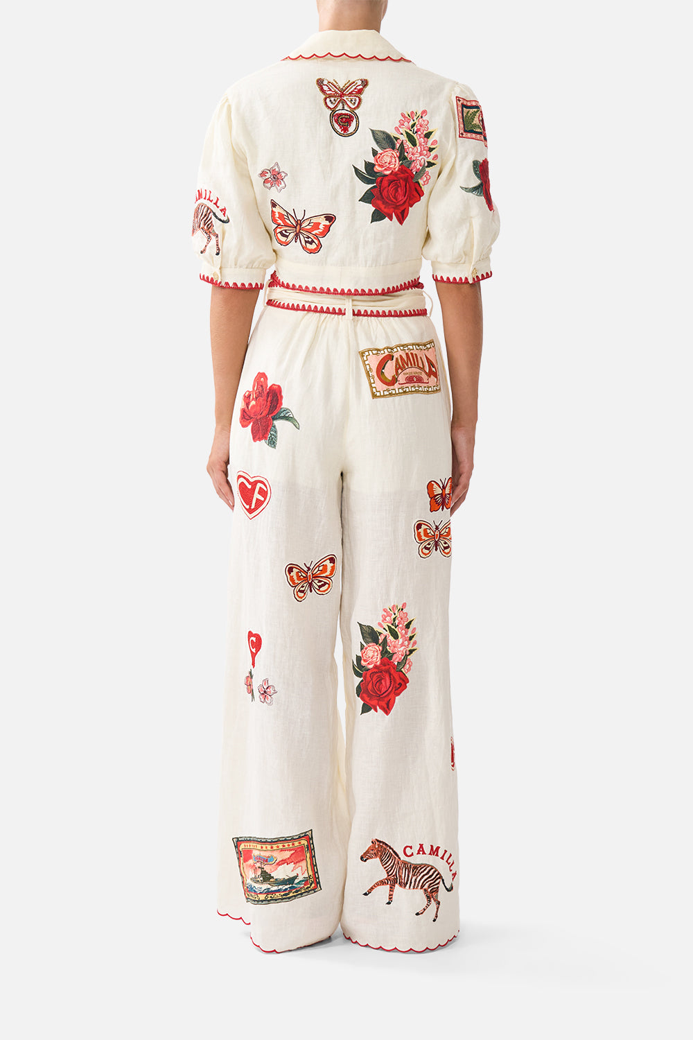 The CAMILLA CROPPED TOP WITH TIE FRONT HIGH CLASS HOOKAH in our  print.