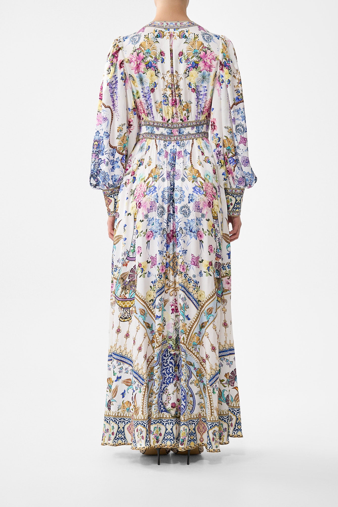 The CAMILLA SHAPED WAISTBAND DRESS WITH GATHERED SLEEVES ALL ABOUT THAT LACE in our  print.