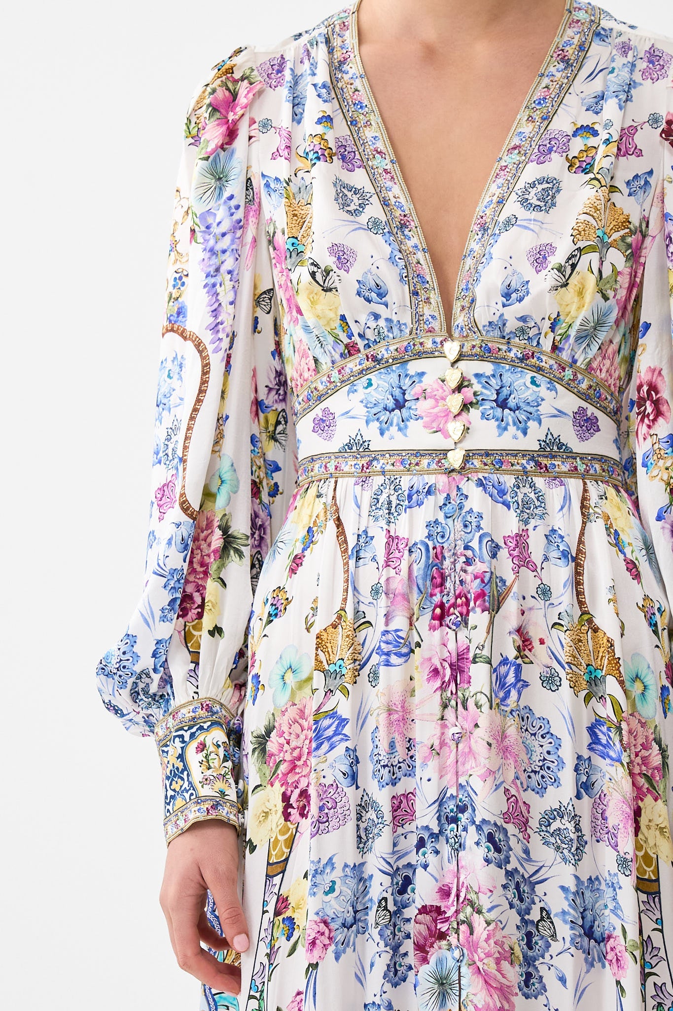 The CAMILLA SHAPED WAISTBAND DRESS WITH GATHERED SLEEVES ALL ABOUT THAT LACE in our  print.