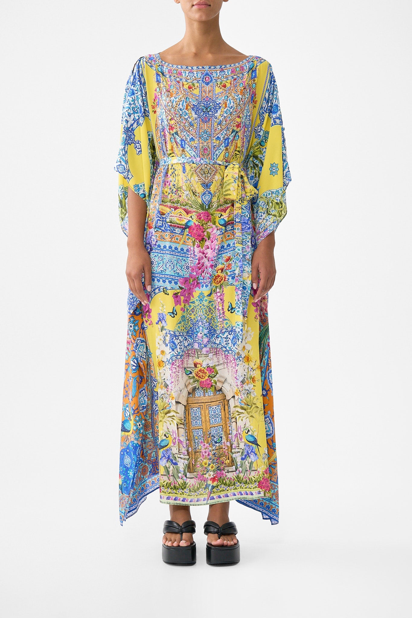 The CAMILLA SCARF KAFTAN WITH TIE WAIST SULTANAHMET SUMMER in our SULTANAHMET SUMMER print.