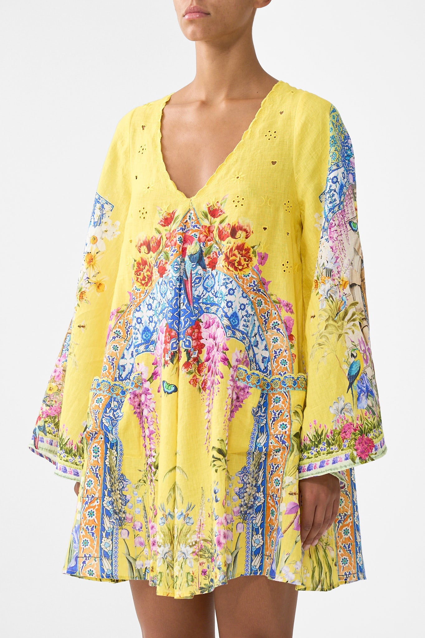 The CAMILLA POCKET DRESS WITH LOW BACK & WIDE SLEEVES SULTANAHMET SUMMER in our  print.