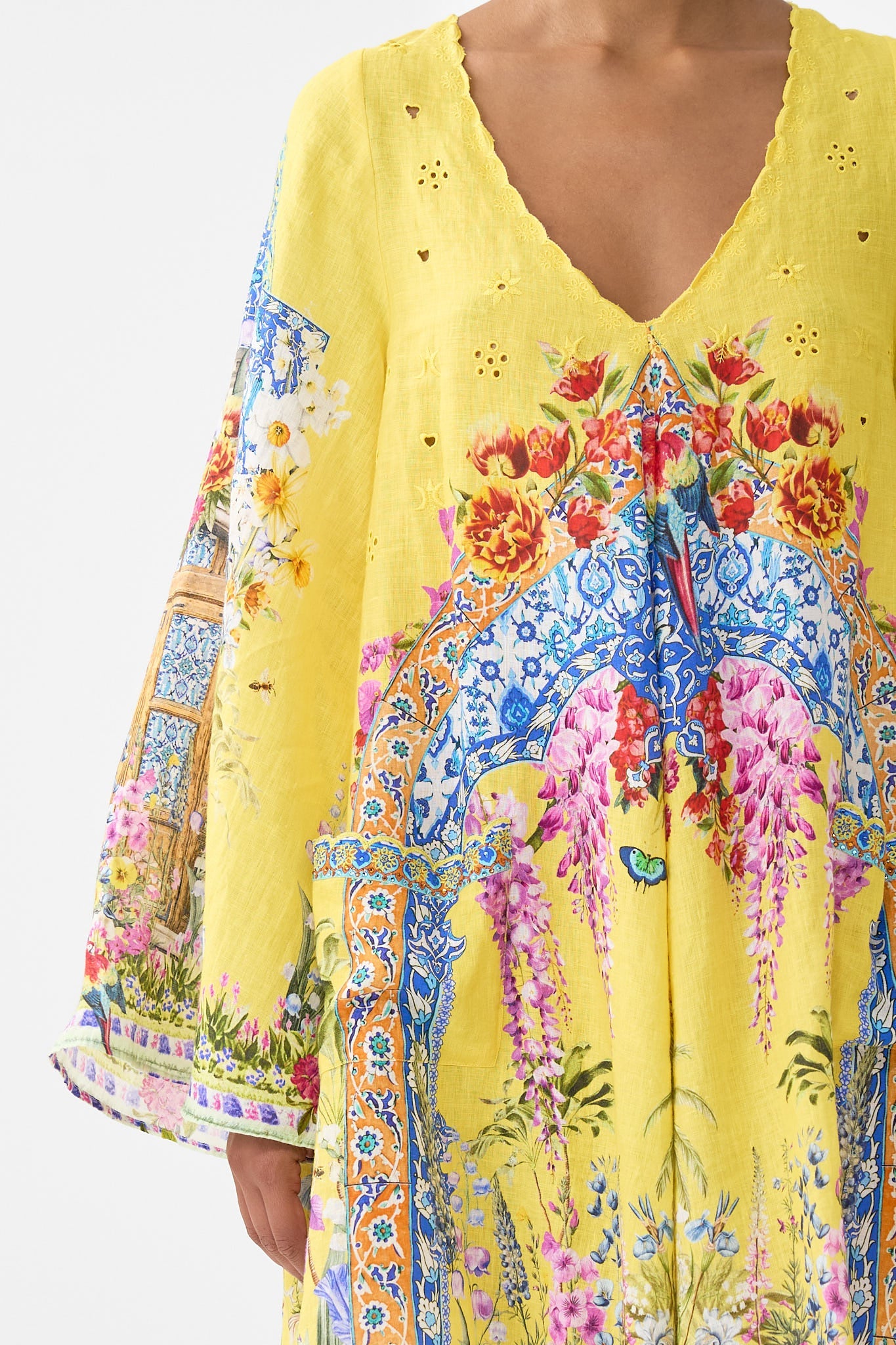 The CAMILLA POCKET DRESS WITH LOW BACK & WIDE SLEEVES SULTANAHMET SUMMER in our  print.