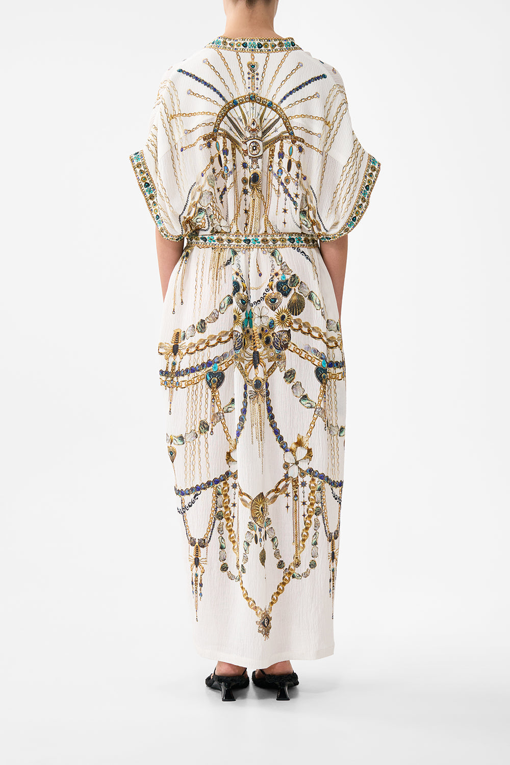 The CAMILLA SHORT SLEEVE KAFTAN WITH TIE WAIST CHAIN GANG in our  print.