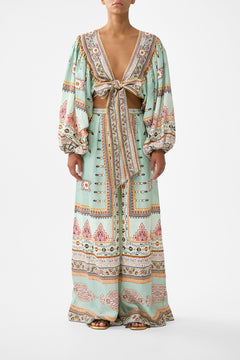 CROPPED BLOUSON SLEEVE TIE FRONT TOP LEGEND HAS IT