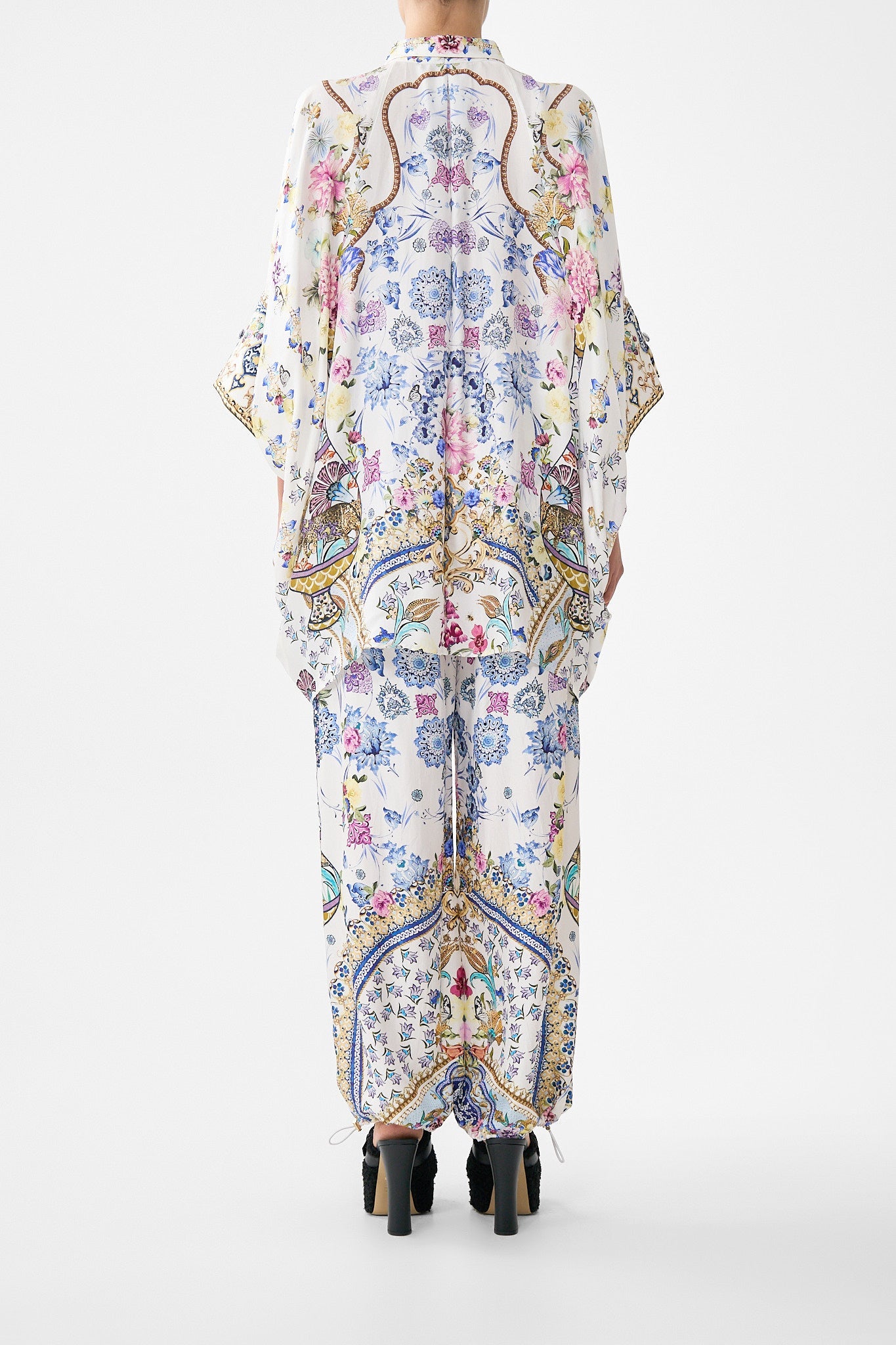 The CAMILLA BATWING SHIRT ALL ABOUT THAT LACE in our  print.