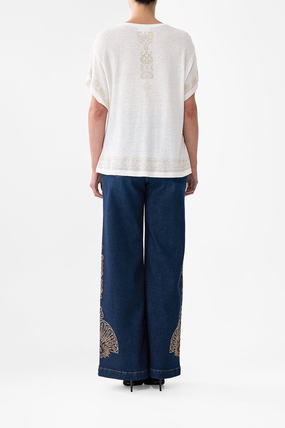 The CAMILLA T-SHIRT WITH DROPPED ARMHOLE - WHITE EAST OF ISTANBUL in our  print.