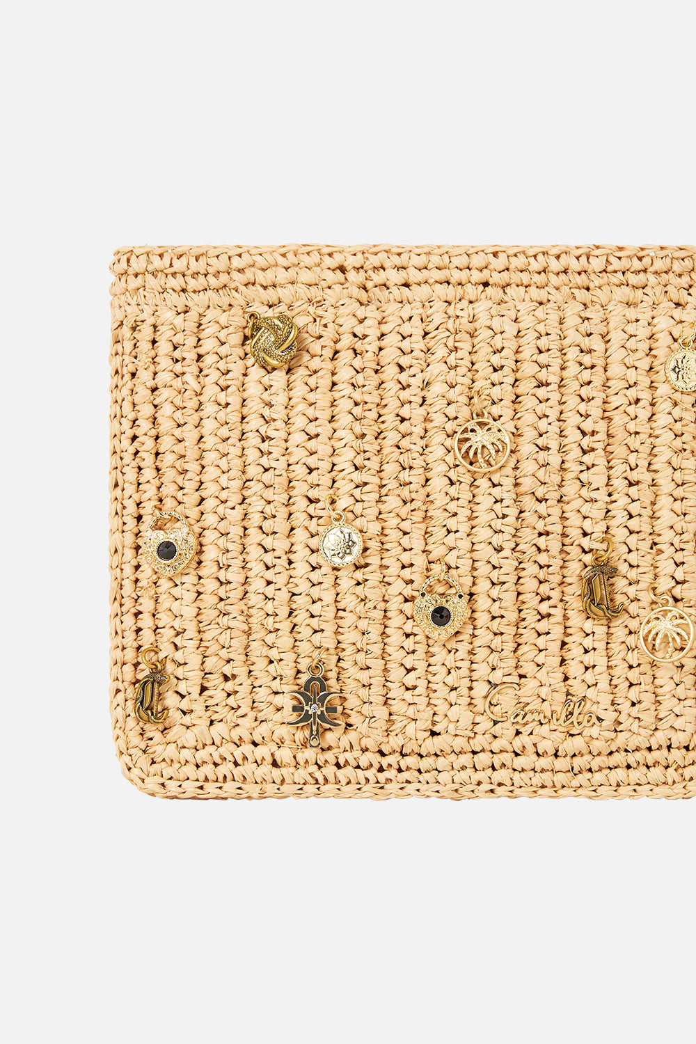 RAFFIA CLUTCH WITH CHARMS NATURAL