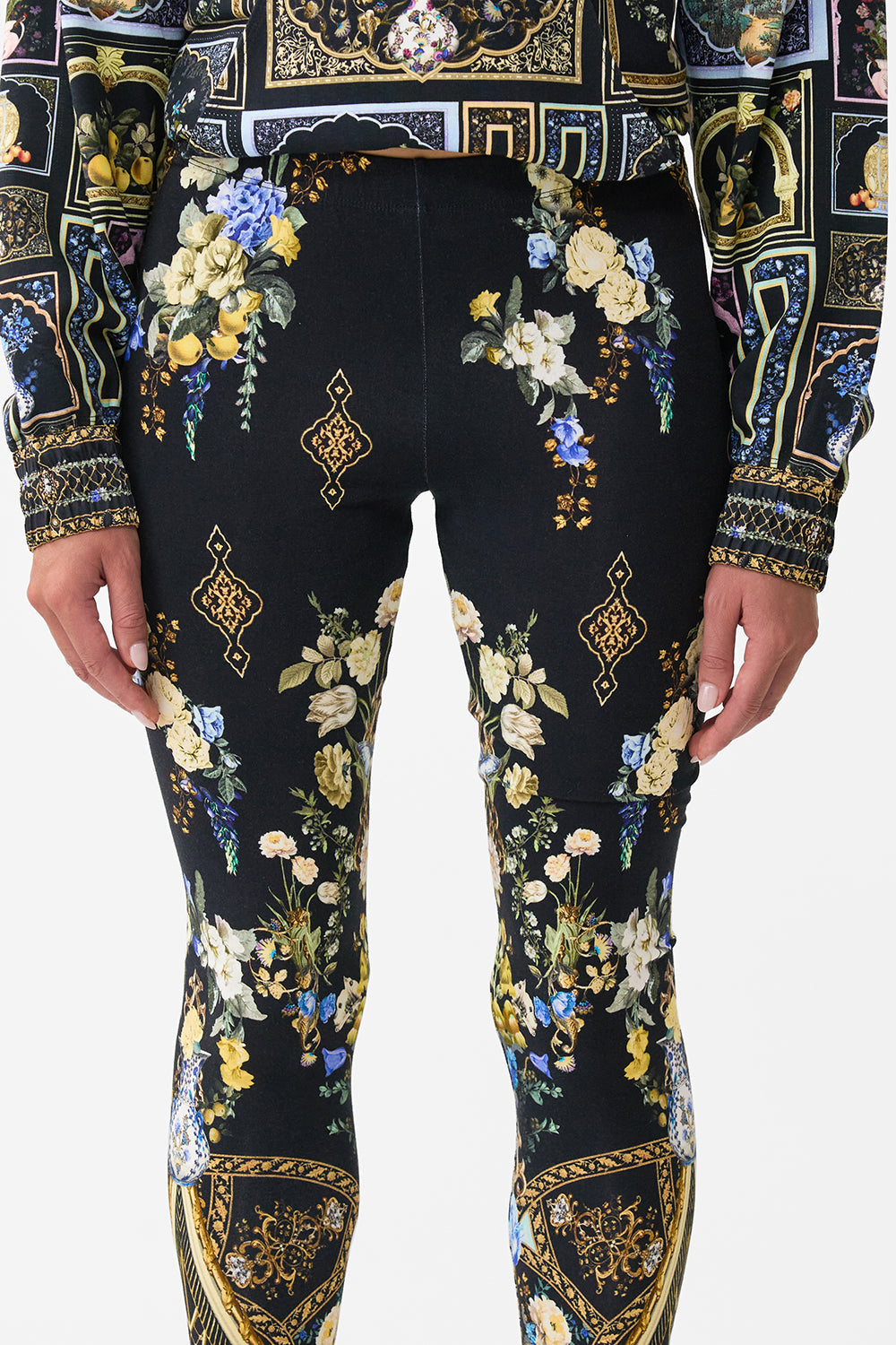 The CAMILLA LEGGINGS OTTOMAN ELEGANCE in our  print.