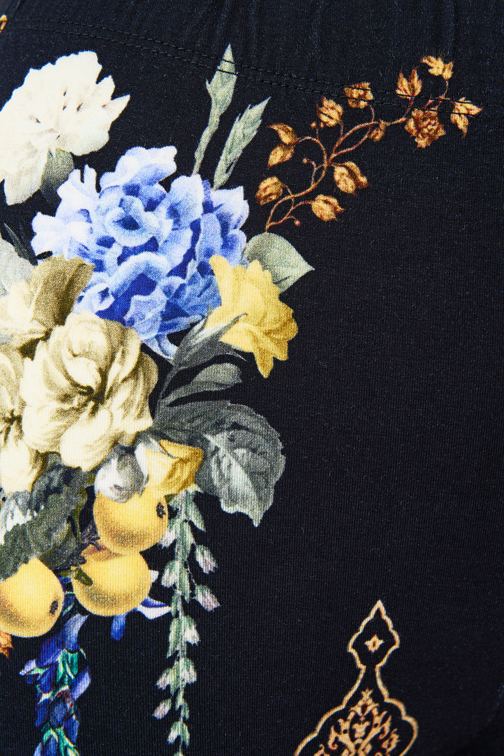 The CAMILLA LEGGINGS OTTOMAN ELEGANCE in our  print.