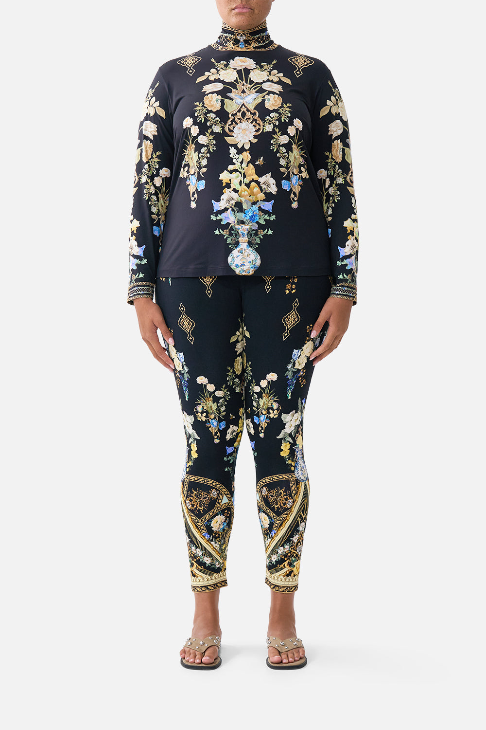 The CAMILLA LEGGINGS OTTOMAN ELEGANCE in our  print.