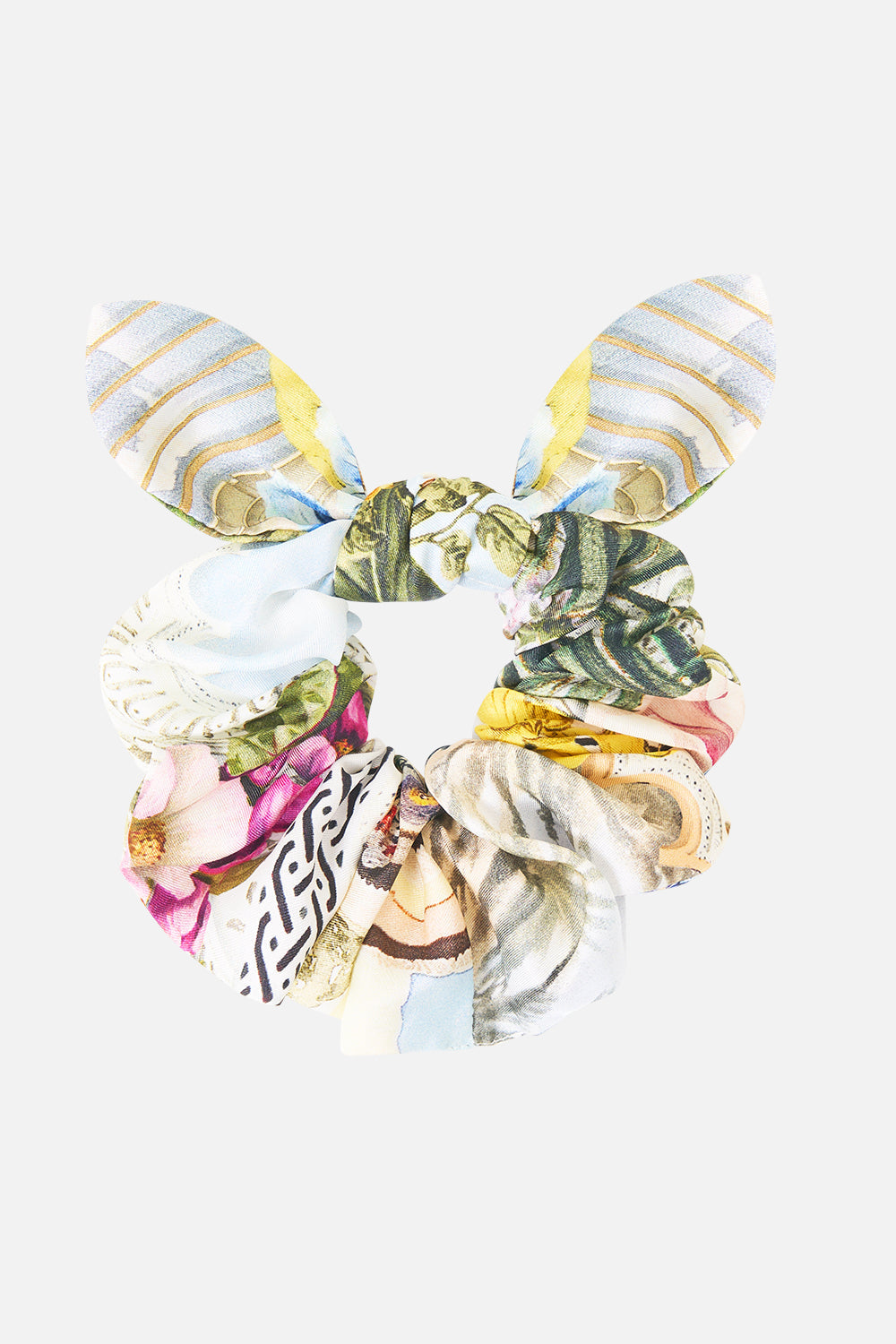 The CAMILLA SCRUNCHIE WITH TIE THE ARCHITECTS OF ALCÁZAR in our THE ARCHITECTS OF ALCÁZAR print.
