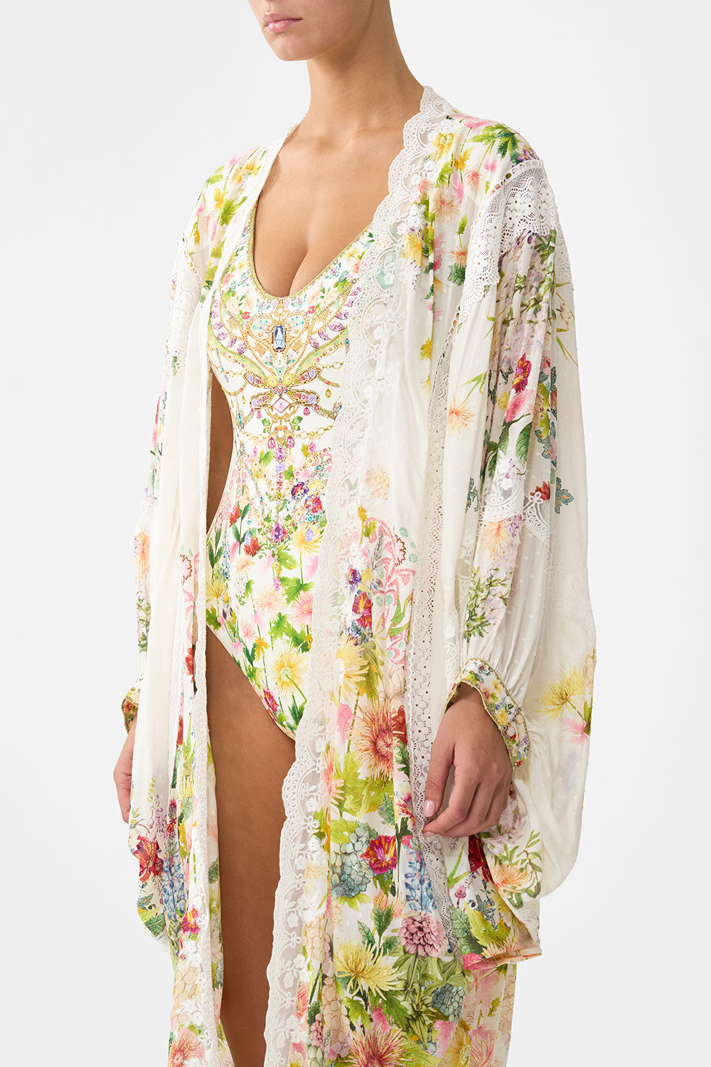 DRAMATIC SLEEVE COCOON LAYER THE CALL OF CATALONIA