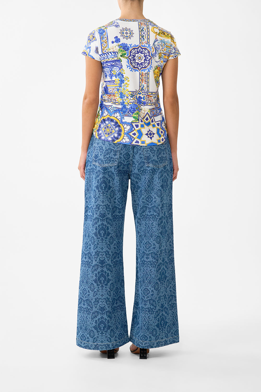 The CAMILLA SLIM FIT ROUND NECK T-SHIRT ESPAÑA NIRVANA in our  print.