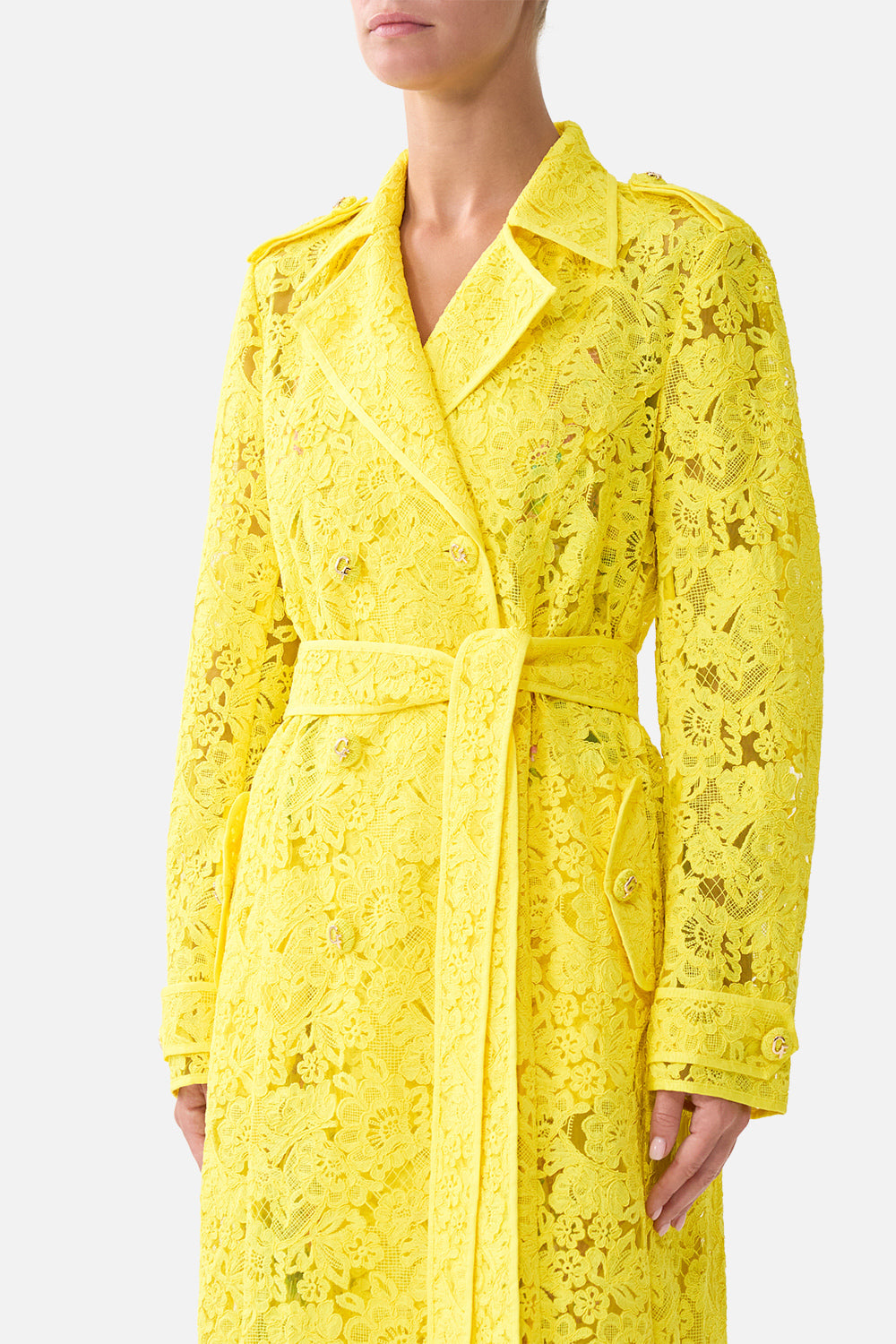 The CAMILLA trench coat in our print Lady Limonada.