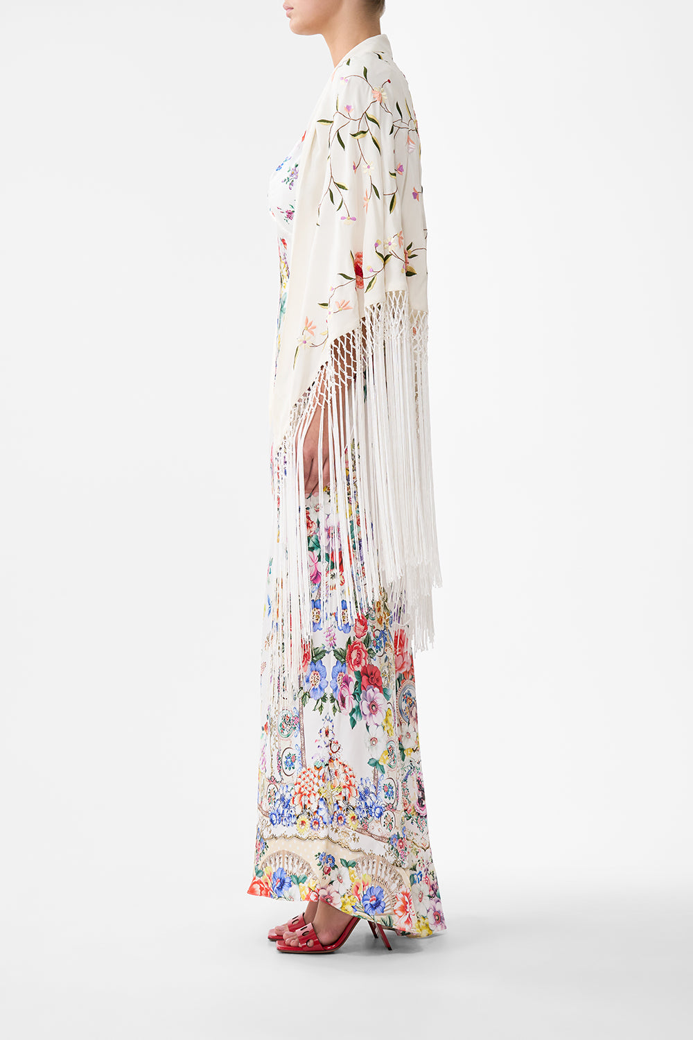 The CAMILLA MACRAME SHAWL SOLID CREAM in our  print.